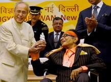 राष्ट्रपति ने मनोज कुमार को दिया फाल्के अवार्ड, मिला रिटर्न गिफ्ट