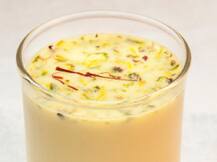 ठंडाई पीने के ये फायदे जानते हैं आप