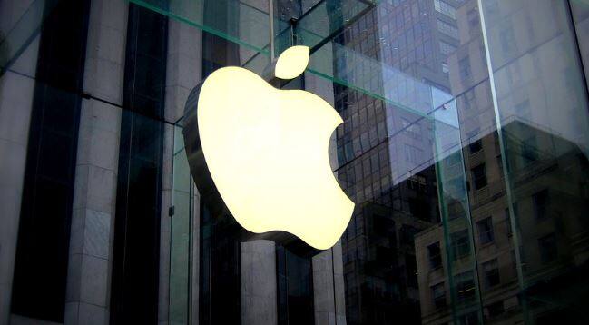 सरकार की तरफ से लगाए गए इस तरह की रोक की वजह से आने वाले दिनों में iPhone की कीमतें बढ़ने के आसार नजर आ रहे हैं.