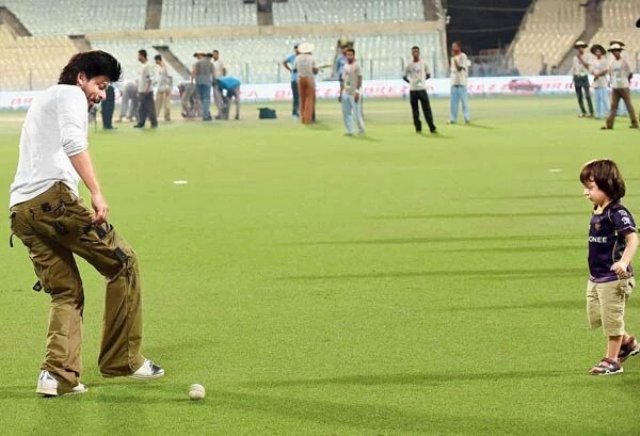 जानें क्यों शाहरुख खान ने कहा, 'एक रहस्यमयी फिल्डर हो सकते हैं अबराम'?