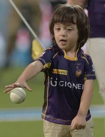 IN PICS: जाने किसने मारी शाहरुख को जोरदार किक!