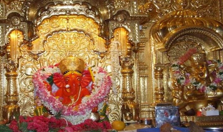 Many temples in india were closed due to the outbreak of Coronavirus कोरोना के प्रकोप के बीच देश के कई मंदिरों को किया गया बंद, कुछ में बरती जा रही हैं सावधानियां