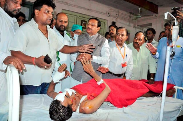 पुलिस अधीक्षक मनोहर वर्मा ने बताया, ‘‘उज्जैन के उंडासा क्षेत्र में आकाशीय बिजली गिरने से एक महिला तीर्थयात्री की मौत हो गई.’’