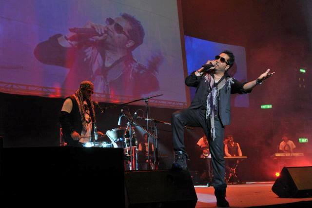 मीका ने ट्वीट के जरिए बताया, 