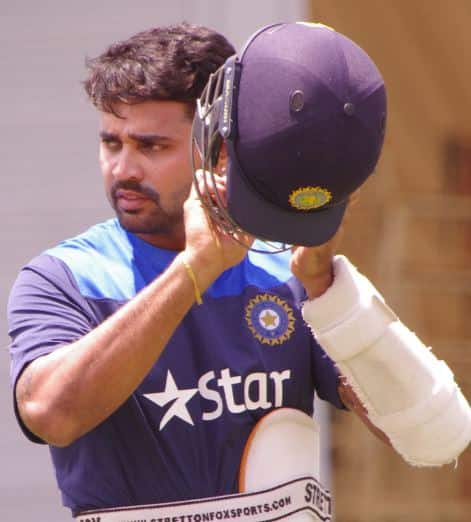     मुरली विजय से शादी करने से पहले निकिता भारतीय क्रिकेट टीम के विकेट कीपर दिनेश कार्तिक की पत्नी हुआ करती थीं बाद में उन्होंने मुरली विजय से शादी कर ली.