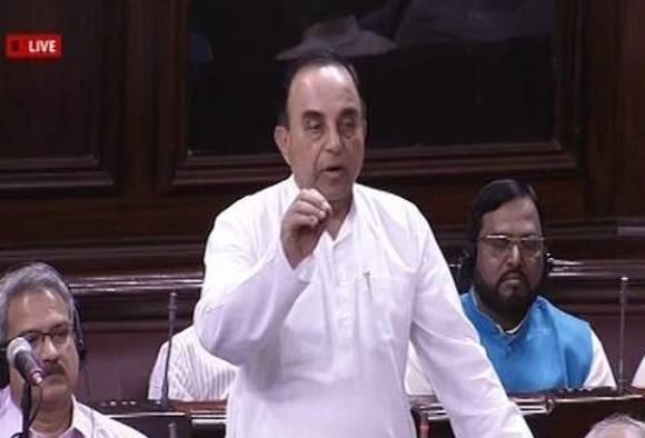 2जी घोटाला, कोयला घोटाला और नेशनल हेरल्ड घोटाले में कांग्रेस को घसीटने वाले स्वामी ने आगूस्ता हेलिकॉप्टर घूसकांड को लेकर सीधे सोनिया गांधी के खिलाफ मोर्चा खोल दिया है.