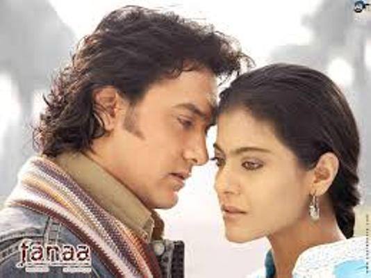 'मुझे तुम्हारी बाहों में फना होना है' यह डायलॉग 2006 में आई फिल्म 'फना' की पहचान बन गया था. अगर आप आमिर और काजोल के फैन है तो आपको यह फिल्म जरुर देखनी चाहिए क्योंकि 1997 में आई फिल्म 'इश्क' के बाद आमिर और काजोल इस फिल्म में दोबारा एक साथ नज़र आए थे.