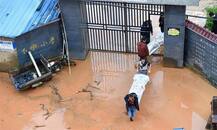 चीन में भारी बारिश से 66 लोगों की मौत