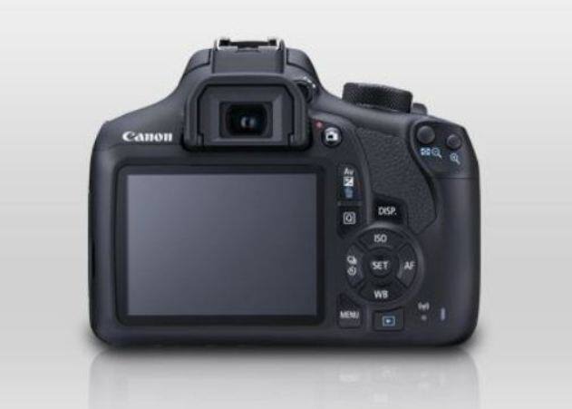 कैनन ने डिस्प्ले के लिए इस कैमरे में 920k डॉट्स वाली 3 इंच की LCD स्क्रीन दी है.