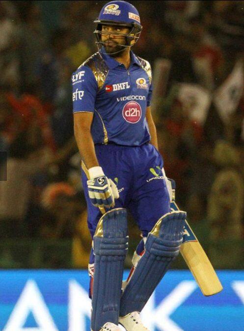 मुंबई इंडियन्स के कप्तान रोहित शर्मा भी टॉप 5 की रेस में शामिल हैं. रोहित ने अब तक इस सीज़न 13 मैचों में 5 अर्ध शतक, 45 चौकों और 14 छक्कों की मदद से 459 रन बनाए हैं. इस सीज़न रोहित का सबसे अधिक स्कोर 85 नाबाद रहा है.  