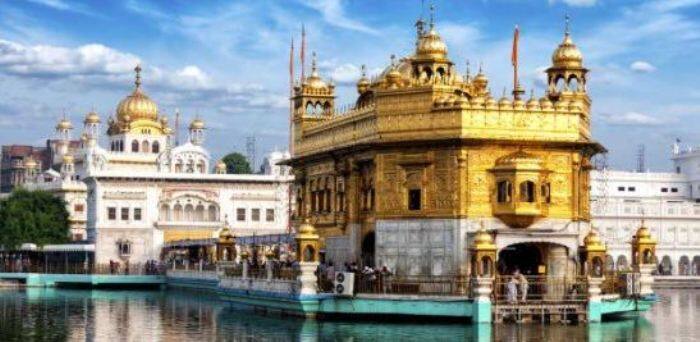करोडों दिलों की आस्था का केन्द्र स्वर्ण मंदिर.