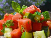 इन 5 सुपरफूड्स को खाते ही त्वचा में आने लगेगा निखार!