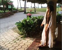 IN PICS: बिकनी पहन 'नागिन' ने इंस्टा पर मचाई खलबली!