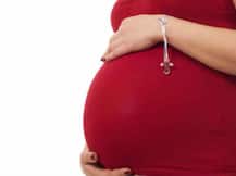 गर्भवती मां और बच्चे को स्वस्थ रखने के लिए पॉपुलर हो रही है ये थेरेपी