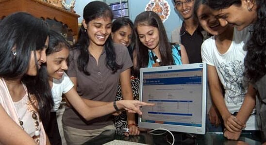 Cbse Class 12 Board Results 2017 Will Be Declared Today Check Your Grades At Cbse Nic In CBSE board Class 12th Results 2017 : जल्द ही आने वाले हैं सीबीएसई 12वीं के नतीजे, ऐसे देखें रिजल्ट