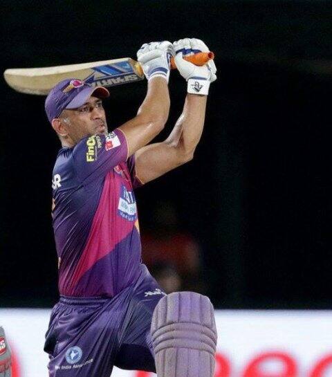 अंतिम ओवर में टीम को जीत के लिए 23 रनों की दरकार थी, जिसे धोनी ने अंतिम गेंद पर छक्का मार कर हासिल कर टीम को जीत दिलाई. पंजाब की ओर से गुरकीरत ने दो जबकि ऋषि धवन, अक्षर पटेल, मोहित शर्मा और संदीप शर्मा ने एक-एक विकेट लिए. इससे पहले, टॉस जीतकर पहले बल्लेबाजी करते हुए पंजाब ने 20 ओवरों में सात विकेट के नुकसान पर 172 रन बनाए.