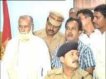 यूपी : 100 निःसंतान महिलाओं को बनाया था हवस का शिकार, ढ़ोगी बाबा गिरफ्तार