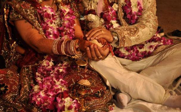 इसमें कहा गया कि 59 प्रतिशत विवाहित लड़कियों ने 19 साल की उम्र में अपने पहले बच्चे को जन्म दिया.