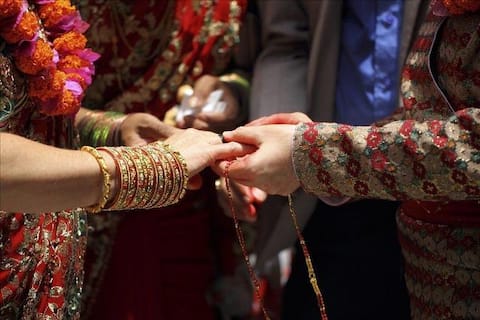 'आंध्र प्रदेश और तेलंगाना में 18 साल से पहले हो जाती है 28% लड़कियों की शादी' 'आंध्र प्रदेश और तेलंगाना में 18 साल से पहले हो जाती है 28% लड़कियों की शादी'
