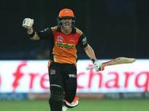 आईपीएल सीजन 9 में इस मामले में कोहली से आगे निकले वार्नर