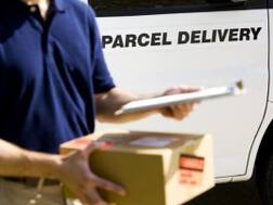 ऑनलाइन खरिदारी पर धोखाधड़ी, स्मार्ट फोन की जगह मिली चरण पादुका