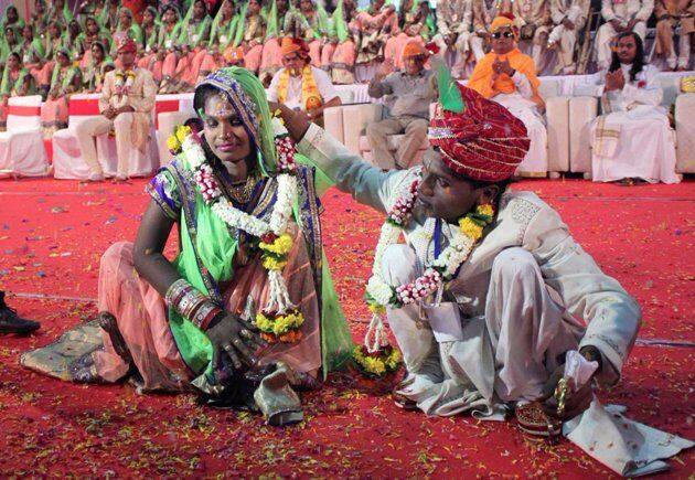 जिन जोड़ों की शादी हुई उनमें कोई पॉलियो से पीड़ित था तो कोई कैंसर की मार झेल रहा था.