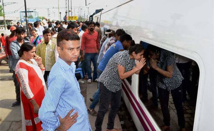 टैल्गो ट्रेन के अंदर के इंटीरियर की बात करें तो एक डब्बे में 20 सीट है.