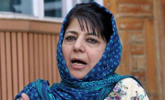 कठुआ गैंगरेप: छात्र प्रदर्शनों से परेशान जम्मू-कश्मीर सरकार ने कोचिंग सेंटर्स पर लगाई तीन महीने की पाबंदी Kathua gangrape row: Jammu and kashmir govt. orders closure of all private coaching centres for 90 days कठुआ गैंगरेप: छात्र प्रदर्शनों से परेशान जम्मू-कश्मीर सरकार ने कोचिंग सेंटर्स पर लगाई तीन महीने की पाबंदी