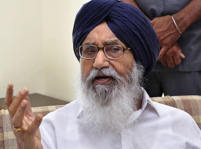 Arvind Kejriwal Has No Affection For Punjab Says Parkash Singh Badal पंजाब से केजरीवाल का कोई लगाव नहीं, मंशा सत्ता हासिल करना है: बादल