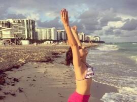 After Sonarika Bhadoria Check Out Balika Vadhu Actress Hot Bikini Look बड़ी बहू ने बिकनी में खिंचवाई फोटो तो....