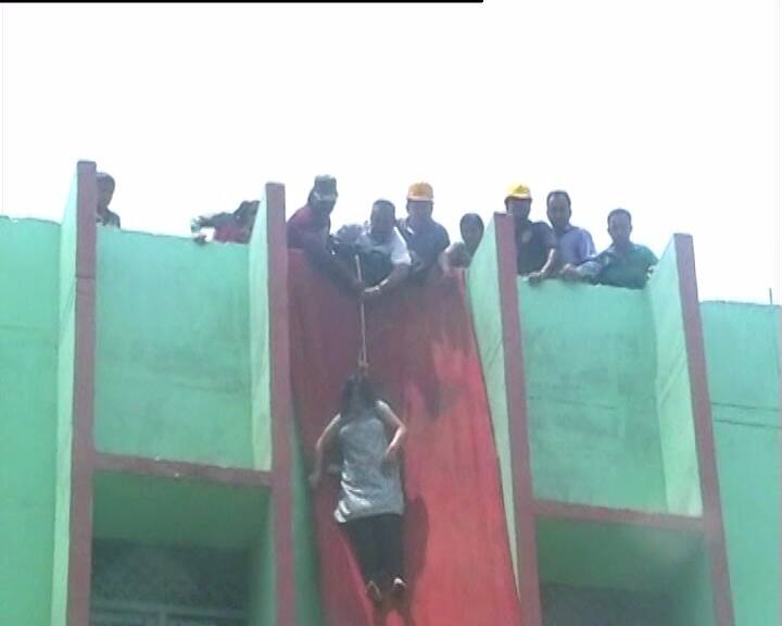 मॉक ड्रिल के दौरान हादसे का शिकार हुईं महिला शिक्षक