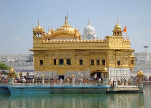 ‘Shockingly Untrue’: Golden Temple Granthi Responds To Army’s Gun Deployment Claim Amid Pak Drone Threat