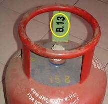 IN PICS: जानें क्या है सिलेंडर की एक्सपायरी डेट का राज़?