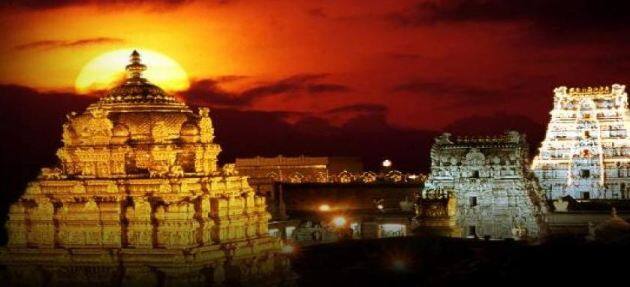 अमीर मंदिरों की लिस्ट में दूसरा नंबर तिरुमाला तिरुपति वेंकटेश्वर मंदिर का है. आंध्र प्रदेश के इस मंदिर के पास 52 हज़ार करोड़ रुपए की संपत्ति है.