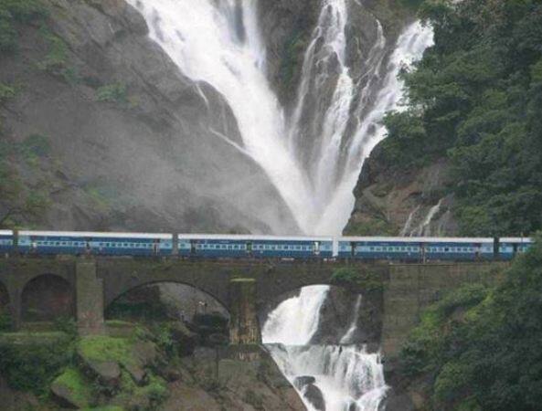 दूधसागर रेलवे स्टेशन