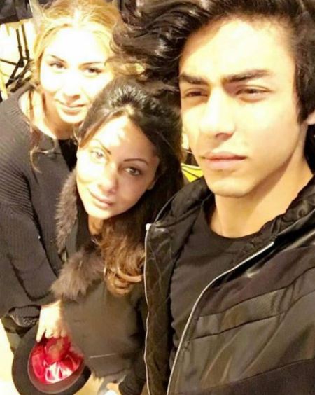 IN PICS: सोशल मीडिया पर आर्यन खान की ये तस्वीरें हुईं वायरल!