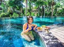 PICS: ब्लू बिकिनी में दिखीं शहनाज ट्रेजरीवाला