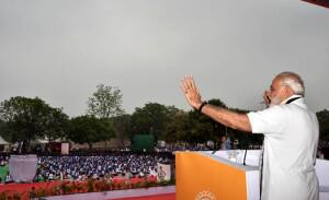 योग दिवस पर मोदी का अनुरोध, ‘मोबाइल की तरह योग को भी अपनाएं’