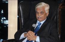 BJP के लिए असली परीक्षा है यूपी और पंजाब चुनाव: संजय बारू