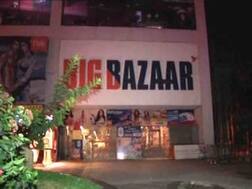 कोलाकाता: बिगबाजार के ट्रायल रूम में 'कैमरा', कर्मचारी छिप कर ले रहा था 'फोटो'