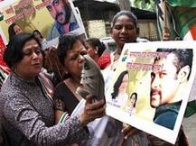 रेप बयान: सड़क पर सलमान के खिलाफ कुछ इस तरह से हुआ प्रदर्शन