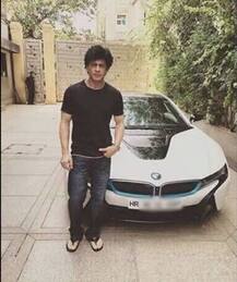 शाहरुख की कारों के फेहरिस्त में जुड़ी बीएमडब्ल्यू आई-8