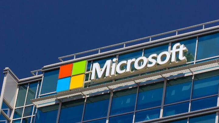 इस लिस्ट में दूसरा नंबर चर्चित कंपनी माइक्रोसॉफ्ट का है. माइक्रोसॉफ्ट के पास 7 लाख करोड़ रुपए से भी ज्यादा कैश है.