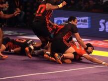 Pro Kabaddi: एक तरफा मुकाबले में पुनेरी पल्टन ने यू मुम्बा को चटाई धूल