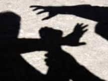 दहेज नहीं मिला तो बहू के माथे पर लिख दिया 'मेरा बाप चोर है'