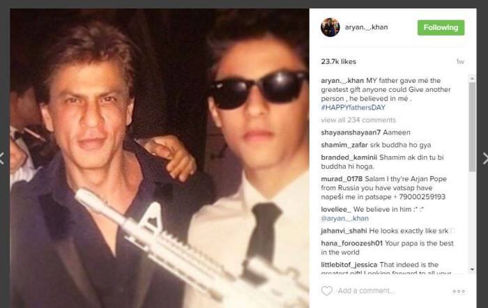 ये खास गिफ्ट मिलने के बाद आर्यन ने इंस्टाग्राम पर अपनी और शाहरुख की एक फोटो शेयर की.