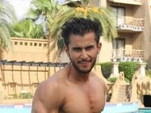 परफेक्ट बॉडी बनाने के चक्क‍र में फ्रूट डायट ले रहा है ये हीरो!