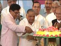 'मुख्तार' विवाद के बाद पहली बार मुलायम परिवार एक मंच पर, शिवपाल-अमर सिंह पहली कतार में