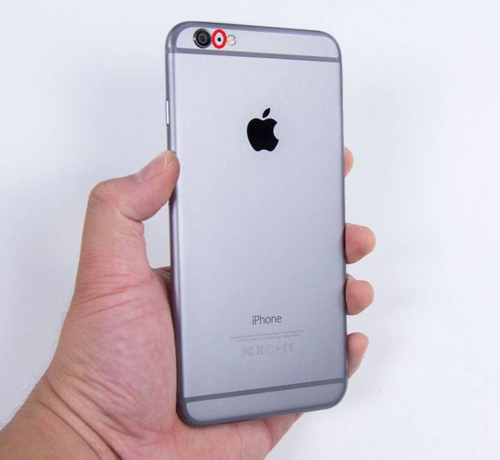बल्कि iPhone में लगे इस माइक्रोफोन को नोइस कैन्सिलेशन के लिए लगाया गया है.