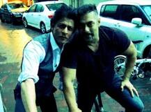 शाहरूख और सलमान की साइकिल सवारी